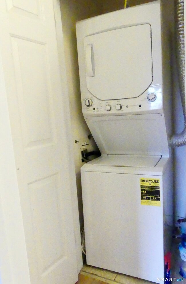 Building Photo - 50 Aiken St