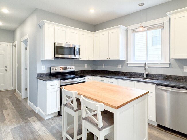 Kitchen - 12 Lincoln St