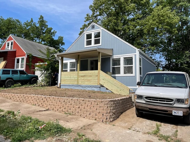Primary Photo - 1612 Chelsea Ave