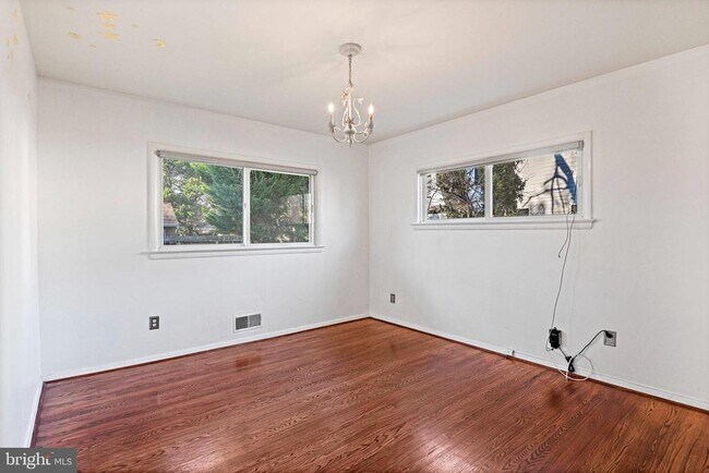 Building Photo - 1126 Ormond Ct