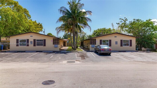 Building Photo - 260 NW 40th Ct