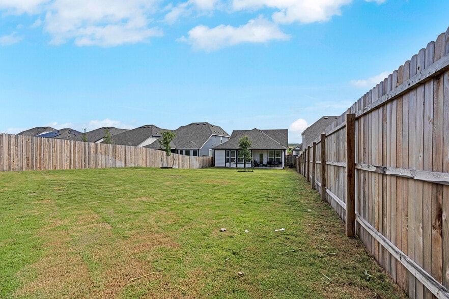 Building Photo - 4733 Whaler