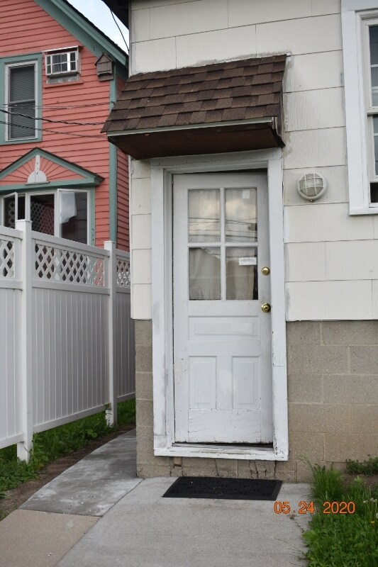 Building Photo - 533 Elizabeth St