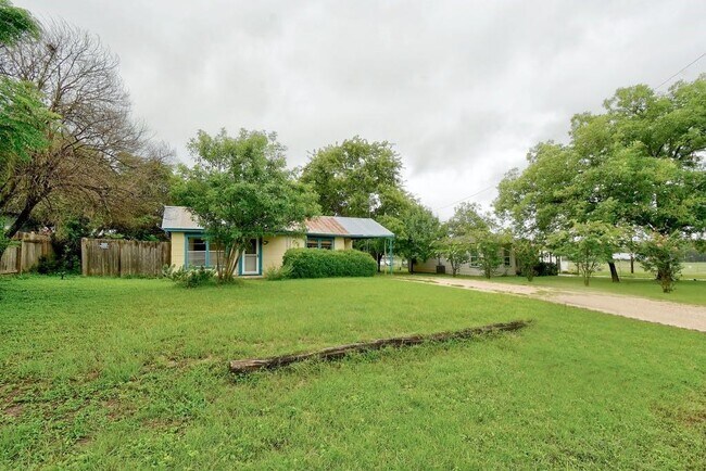 Building Photo - 505 Lbj Dr