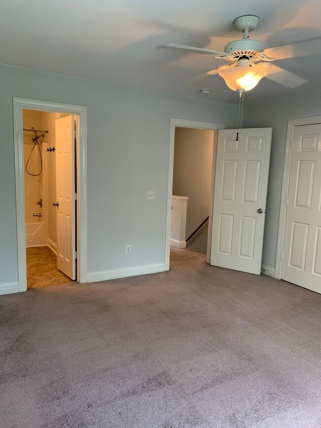 Building Photo - 2 Bedroom 1.5 Bath Townhome in Pleasant Gr...