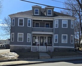 Building Photo - 208 Pine St