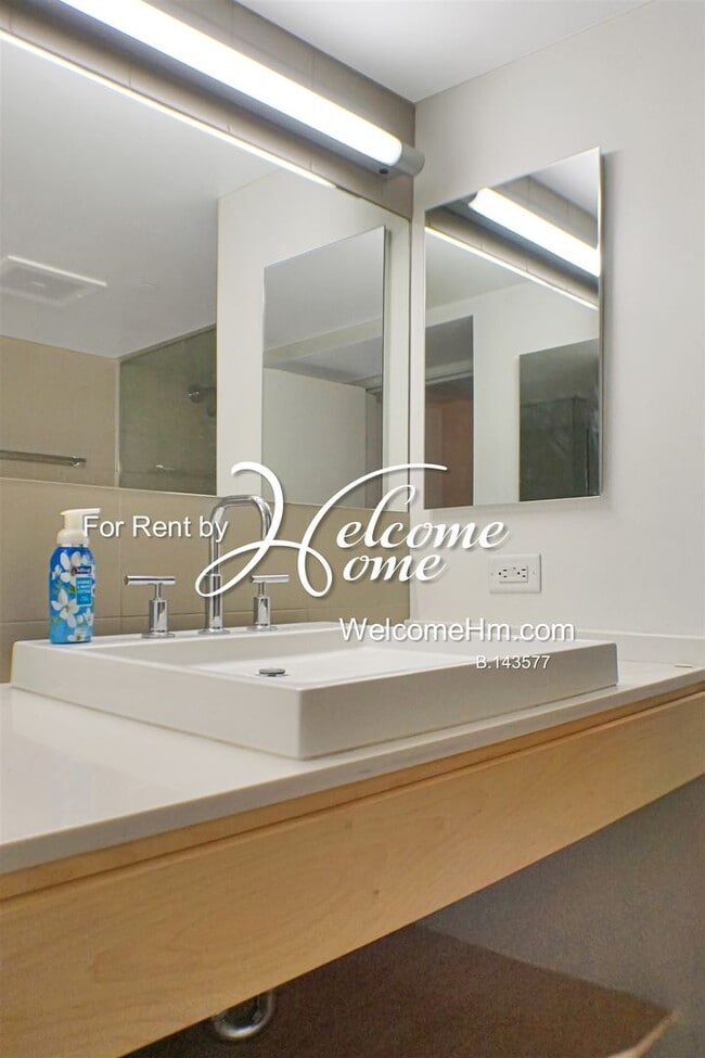 Building Photo - High-rise Montage - Extra Large 1 Bedroom ...