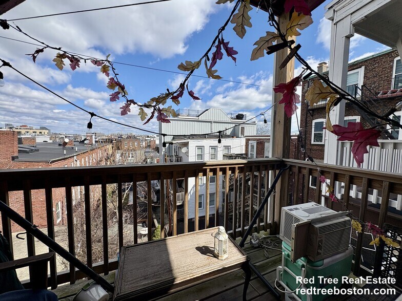 Building Photo - 116 Webster St