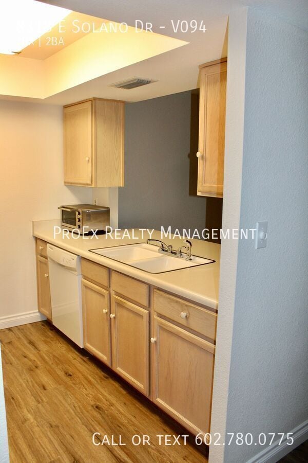 Building Photo - 8318 E Solano Dr