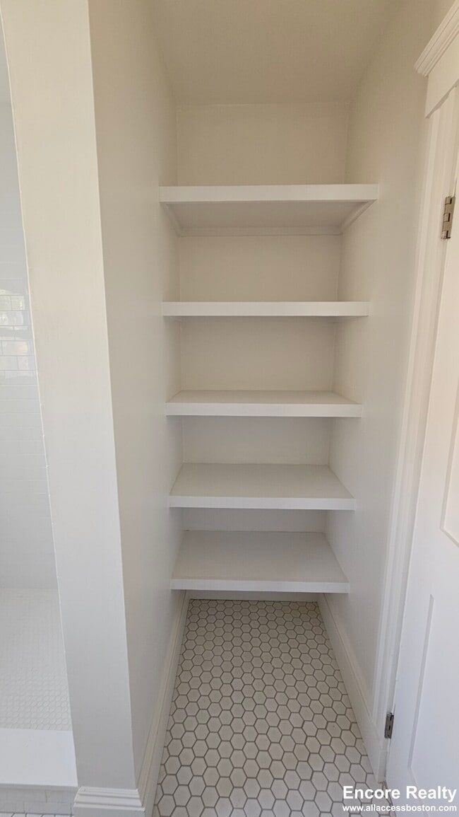 Building Photo - 16 Gerald Rd