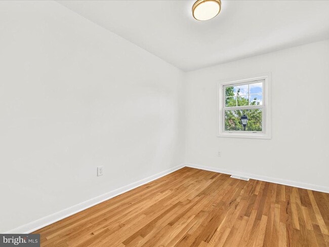 Building Photo - 1790 Belle Dr