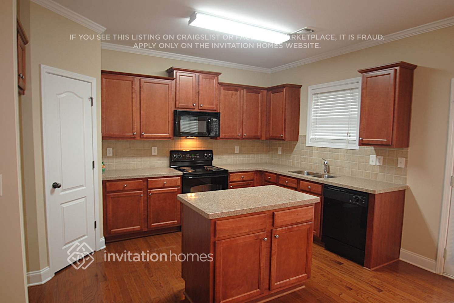 Building Photo - 3602 Huddlestone Ln NE