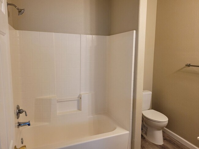 Building Photo - 1495 Verde Dr