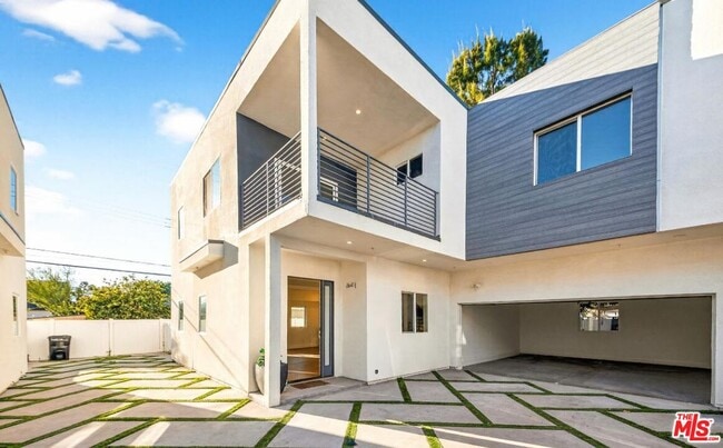 Building Photo - 5641 Riverton Ave