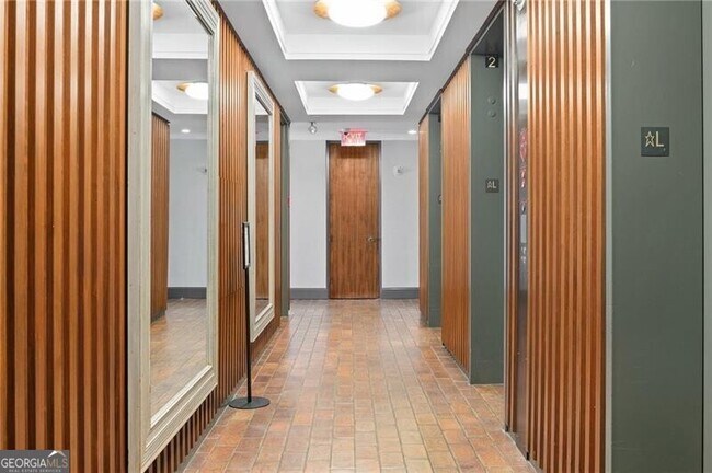 Building Photo - 2575 Peachtree Rd NE