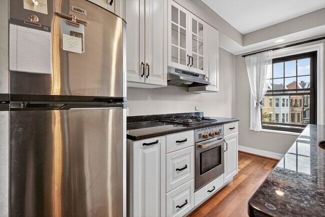 Building Photo - 2100 19th St NW