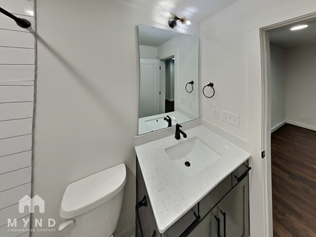 Building Photo - 436 E 33rd St