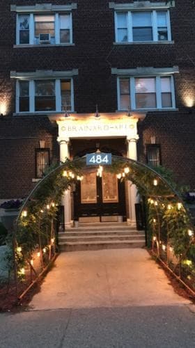 Building Photo - 484 Brainard St