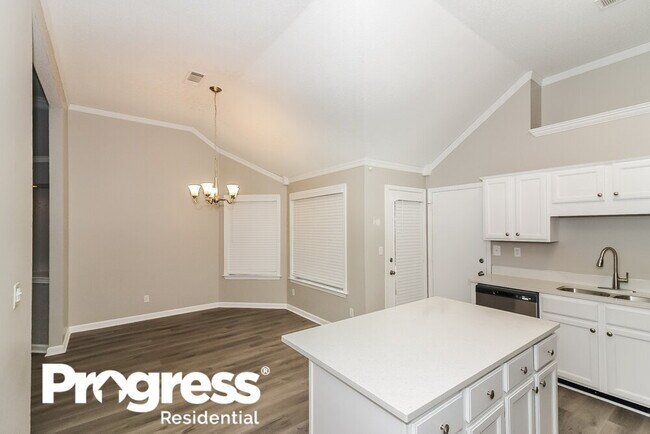 Building Photo - 745 N Sanga Rd