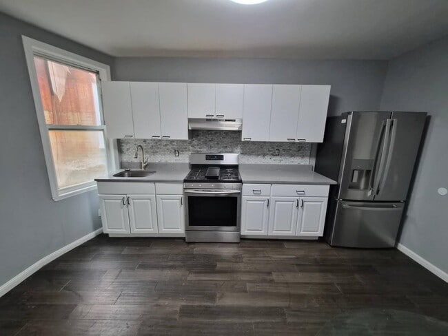 Building Photo - 543 West Side Ave