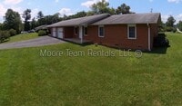 Building Photo - 2/2 & Office - Spacious Duplex