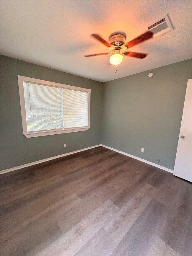 Building Photo - 4323 Groton Dr
