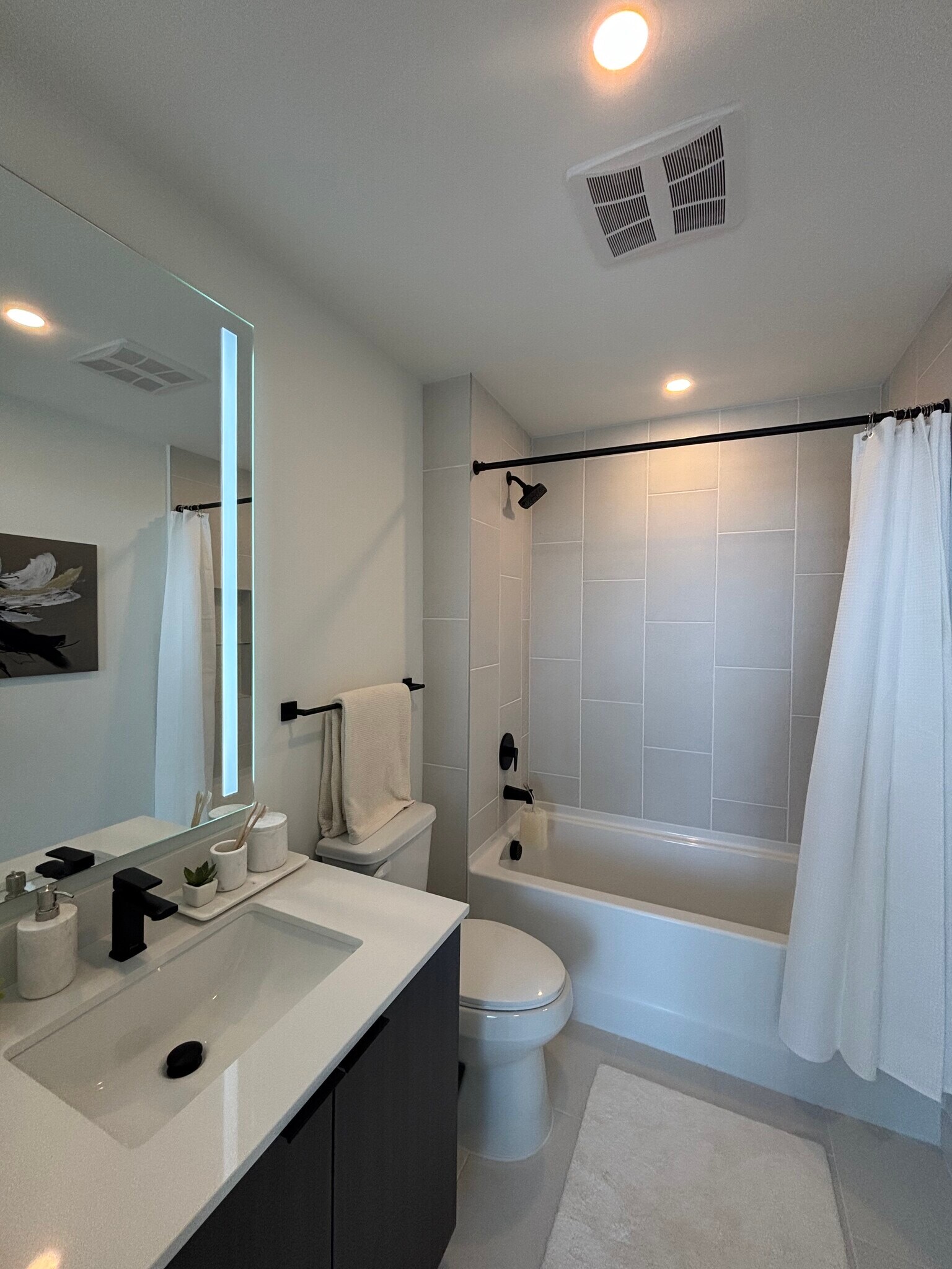 Building Photo - 1994 NW 1st Pl