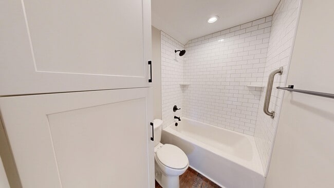 Building Photo - 103 Hillock Dr