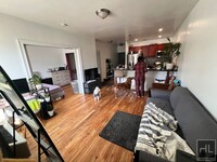 Building Photo - 1.5BR Flex 2BR 1BA w/ In-Unit Laundry In O...