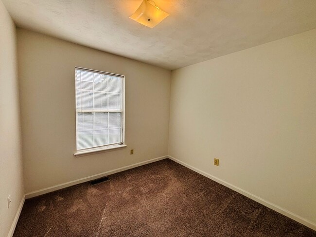 Building Photo - 1401 Christine Ct