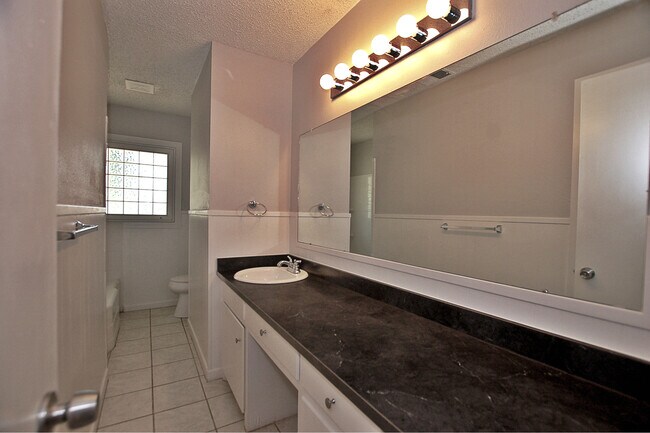 Building Photo - Completely Updated 3/2/2 House Convenient to Texas Tech