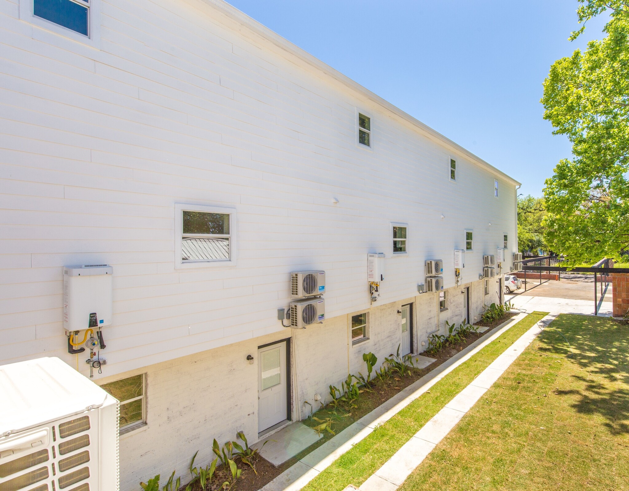 Building Photo - 55 N Warren St