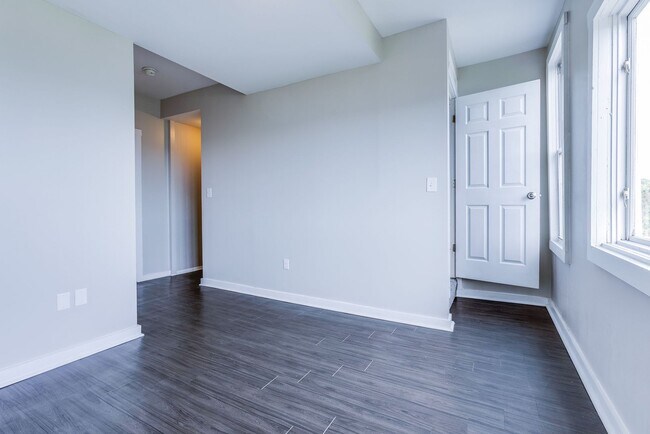 Building Photo - Available August - Check out this beautiful 2 bedroom w/ city views!