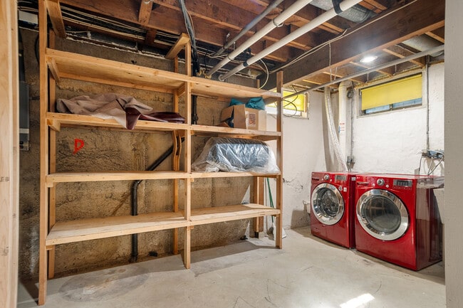 Building Photo - 4921 SE 76th Ave