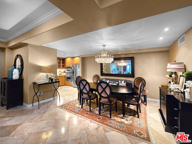 Building Photo - 10795 Wilshire Blvd