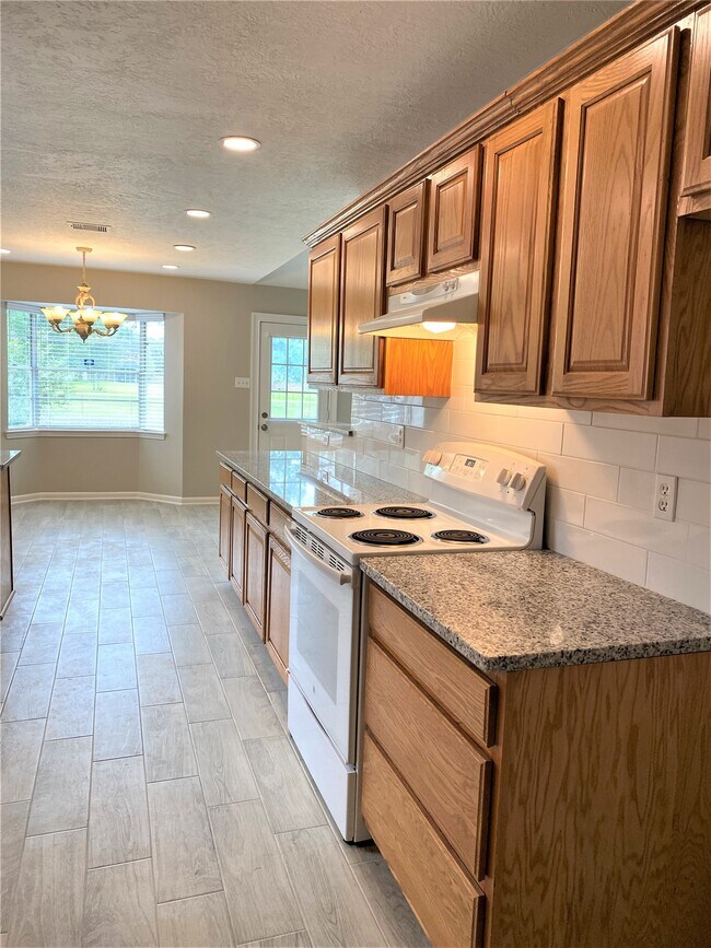 Building Photo - 3810 Downing Cir
