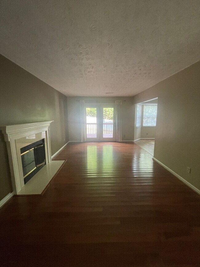 Building Photo - 3-Bedroom Cedar Bluff home available Now!!
