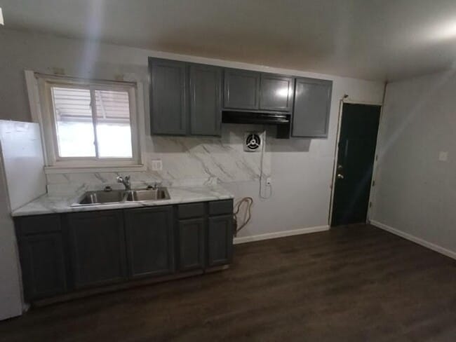 Building Photo - Cozy 2 bedroom 1 bathroom brick ranch