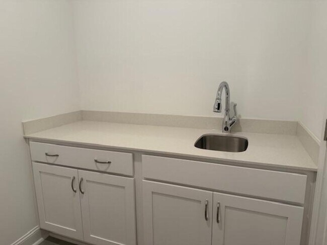 Building Photo - 1705 Pinecliff Ct