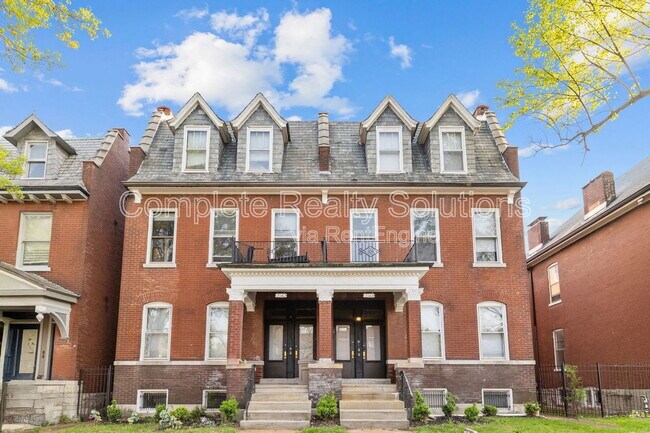 Primary Photo - 2042 Russell Blvd