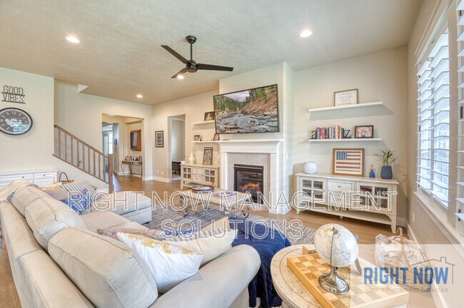 Building Photo - 4113 W Gray Fox St
