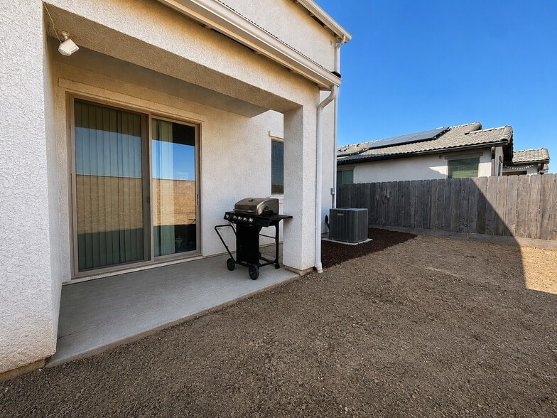 Building Photo - 11449 N Via Campagna Dr