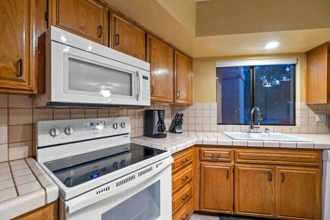 Building Photo - 53720 Avenida Carranza