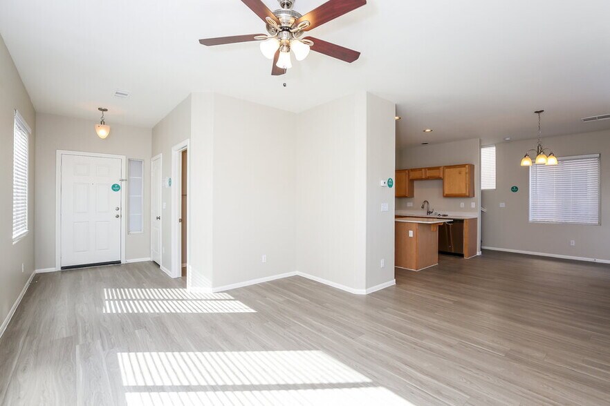 Building Photo - 671 Baffin Island Rd