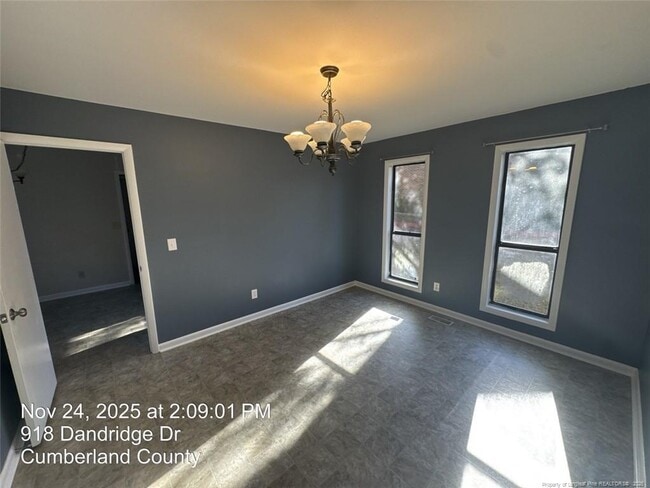 Building Photo - 918 Dandridge Dr