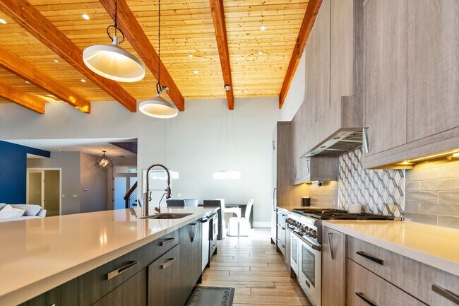Building Photo - Stunning 4BR House in Phoenix