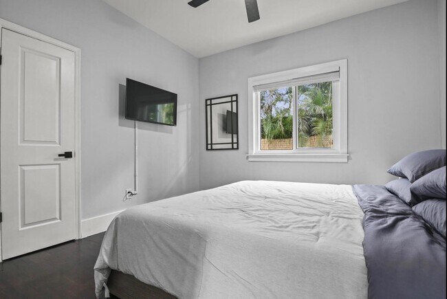 Building Photo - 424 Malverne Rd