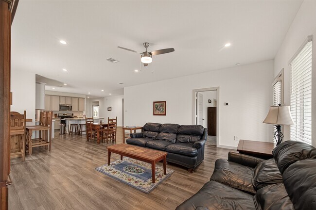 Building Photo - 1119 Kinder Sky Ln