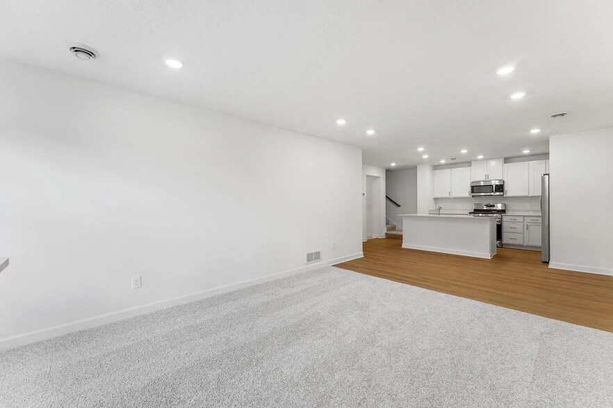 Building Photo - 5297 Long Pointe Pass