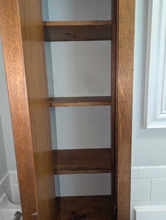 Building Photo - 908 Columbia Rd